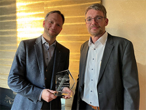 Geschäftführer Stefan Flohr mit Stefan Eggers, DESTACO Vice President, Global Sales & Service